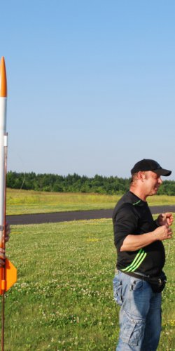 MIK a Lyra 01, Honza a Evzen s modelem